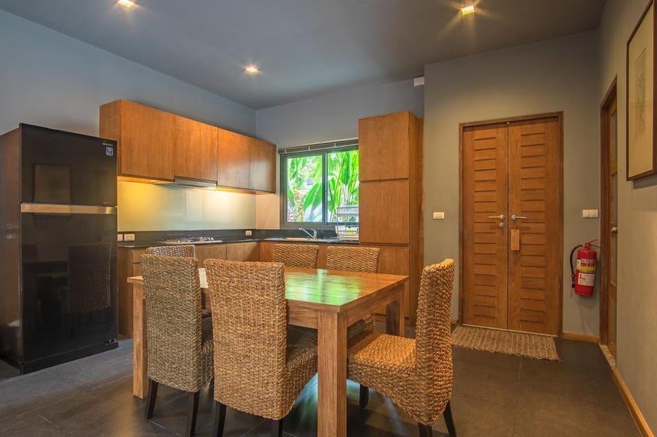 Onyx Villa Naiharn Beach - 3 BR private pool  Villa in Rawai