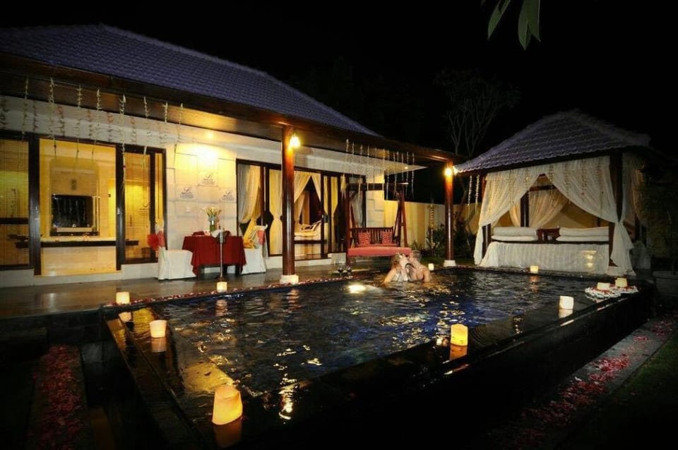 Honeymoon 1 BR Private Pool Villa Apartment in Kuta