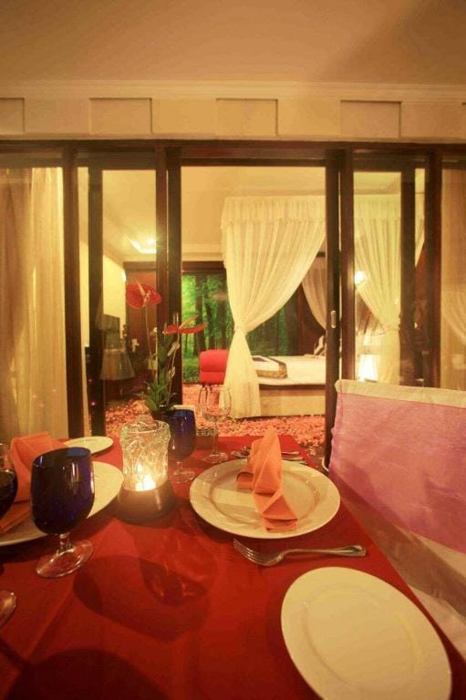 Honeymoon 1 BR Private Pool Villa Apartment in Kuta