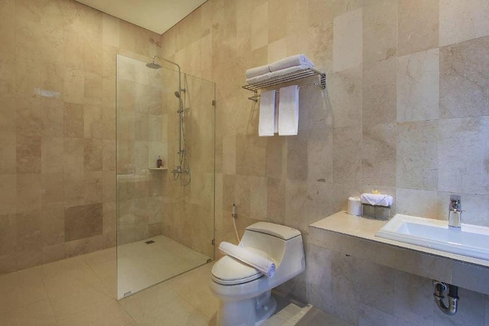 1BR Private Pool Villa in Kerobokan North Kuta Villa in Kuta