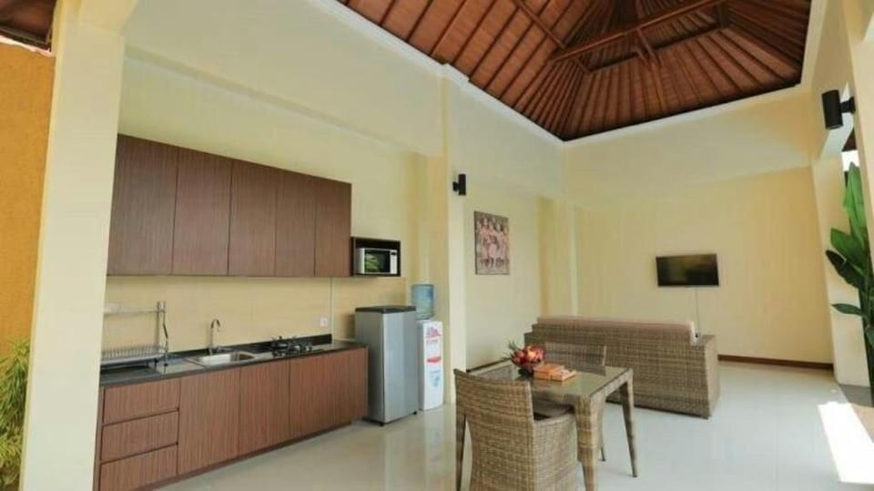 1BR Villa Private Pool Kitchen In Seminyak Bali Villa in Kuta