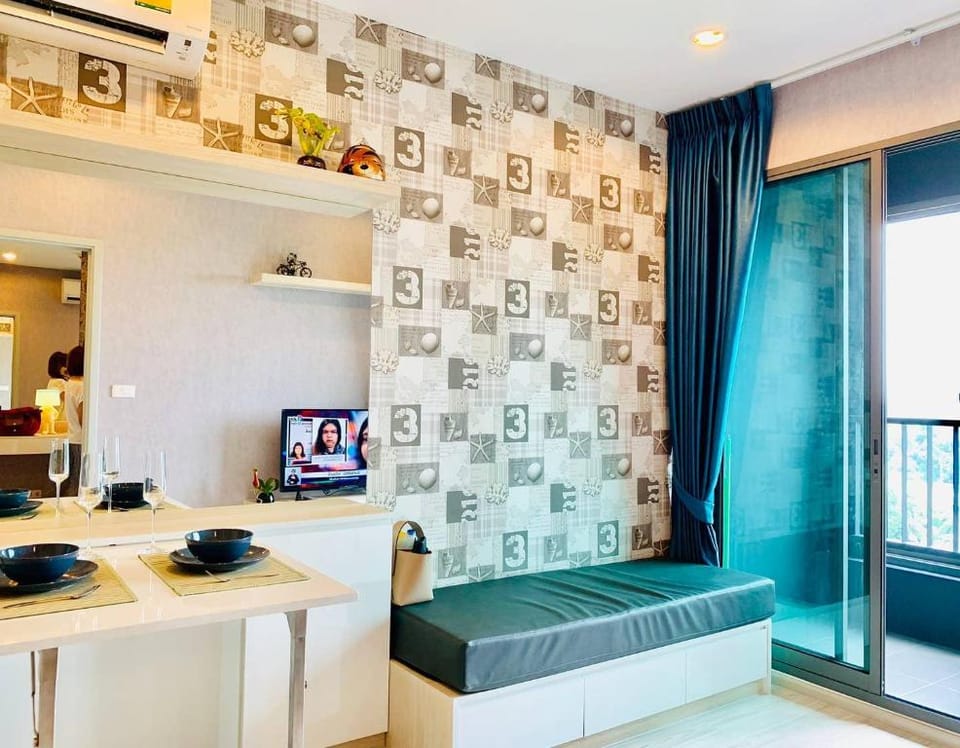 Luxurious 1BR Living IDEO Brand-New @ Bangna BTS Vacation rental in Bangkok