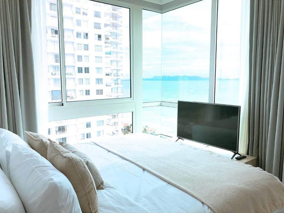 O2 Sky Beachfront 3BR Veranda Residence Pattaya Apartment in Pattaya City