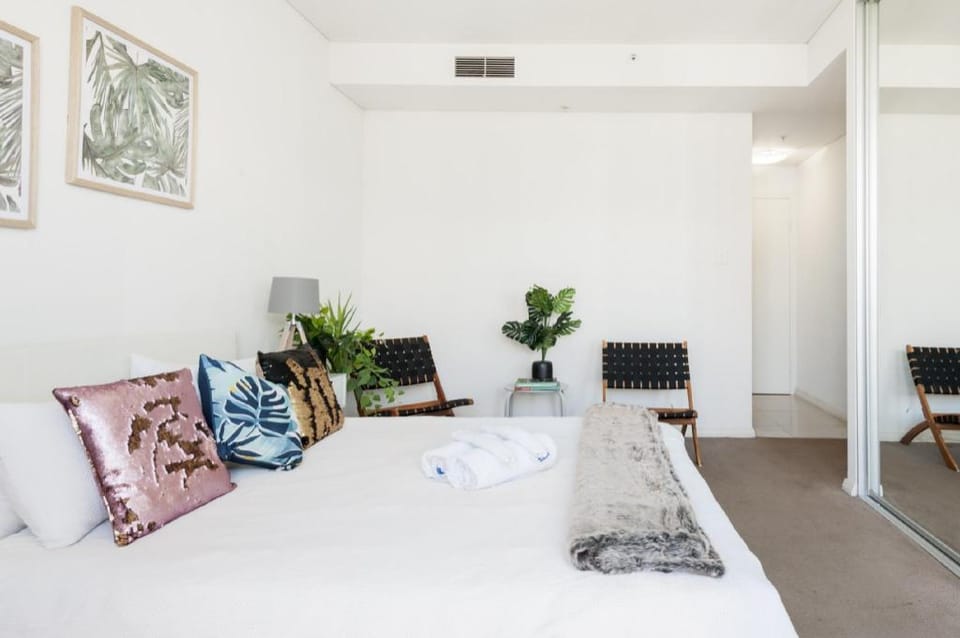 Sydney Split-level Apartment With City View Apartment in Mascot