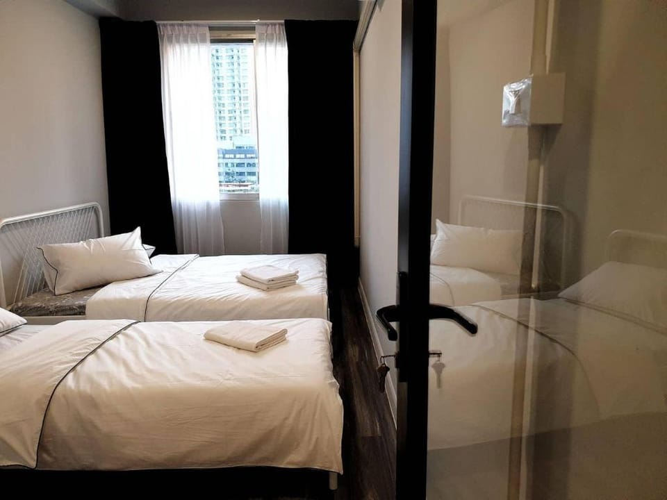 NEW! SPARKLE LUXURY -3FLOORS 6BR- 1 min BTS SILOM Apartment in Bangkok