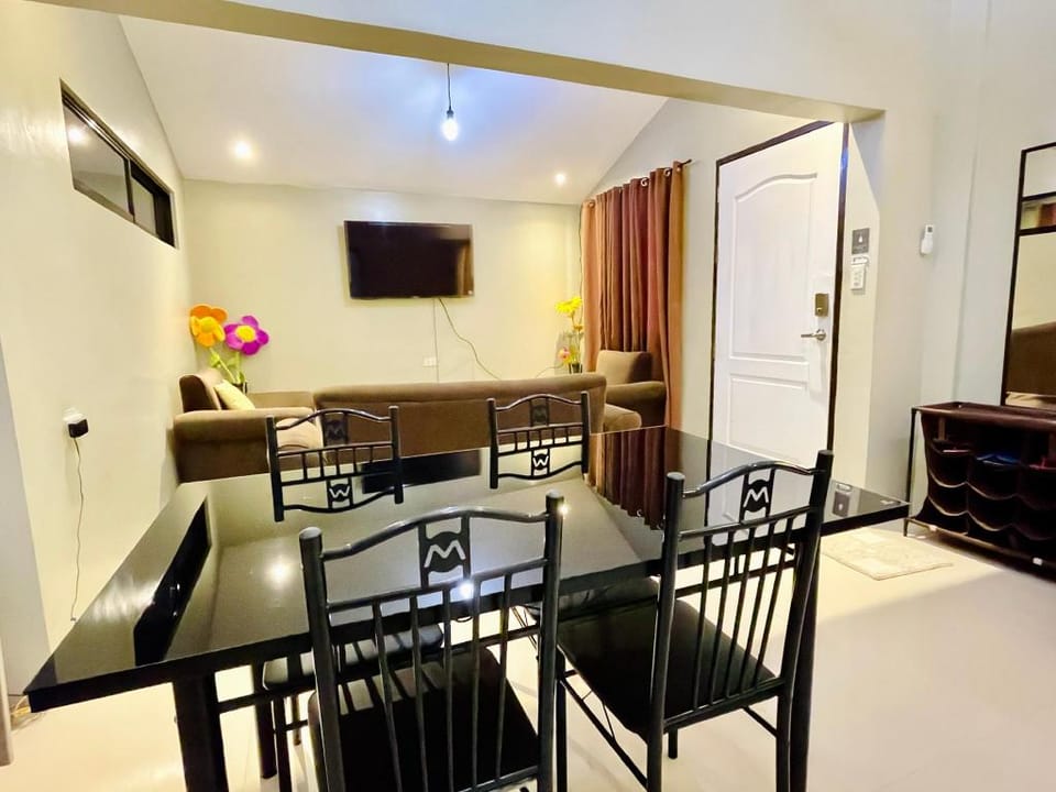 The Pad Home | new, centralized AC, 35mbps netflix Vacation rental in Calabarzon