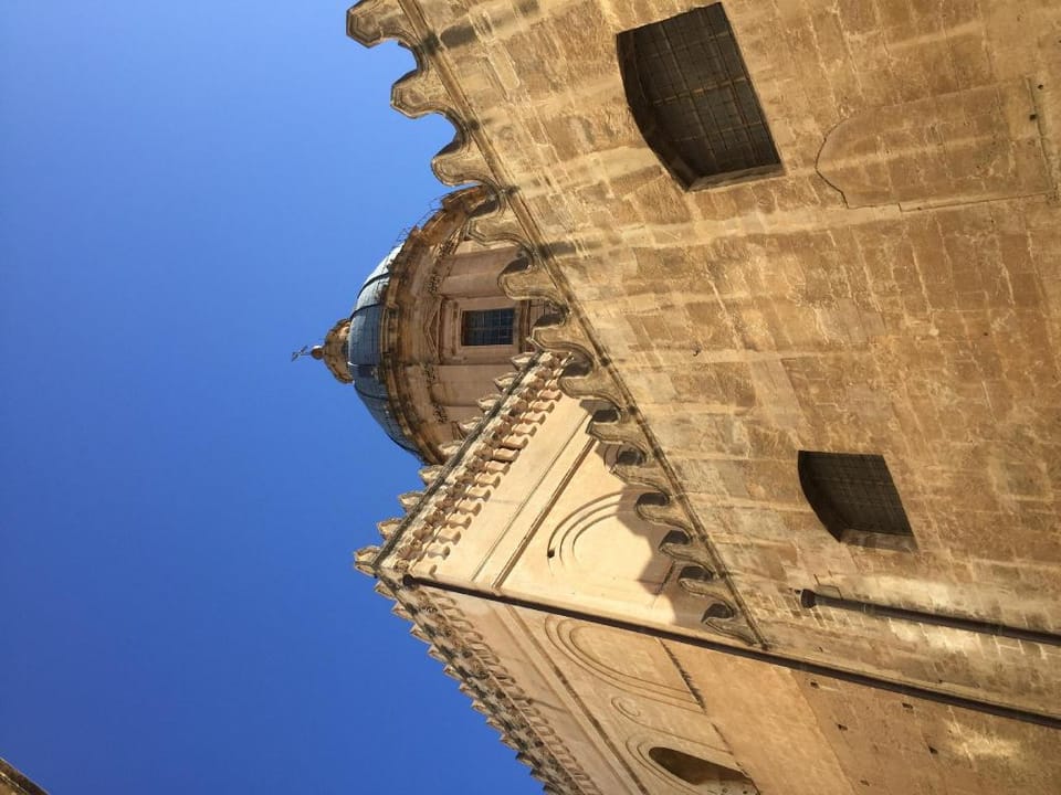 The Castel - PMOGuestHouse Apartment in Palermo