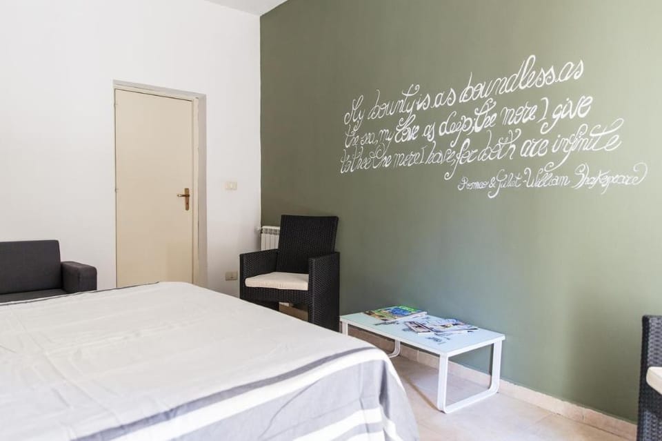 The Mistery - PMOGuestHouse Apartment in Palermo