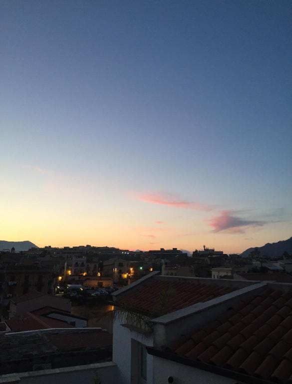 Rooftop - PMOGuestHouse Apartment in Palermo