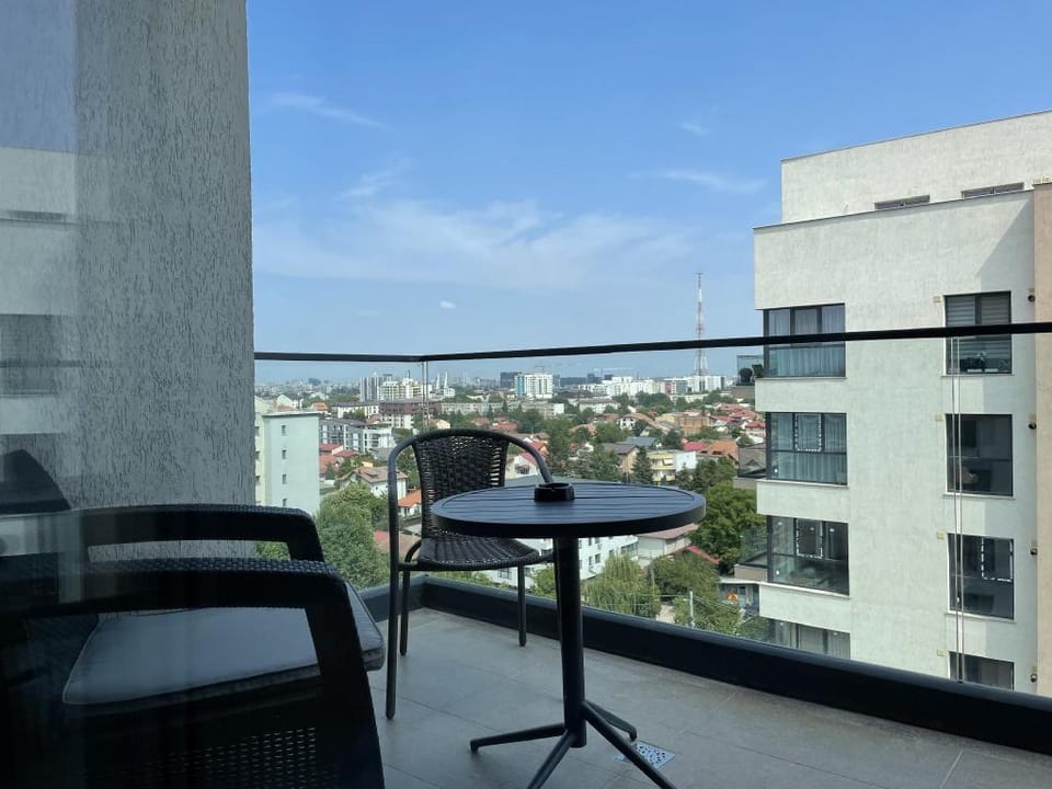 Luxury Westpark One Bedroom Suite Lake View W5 Apartment in Bucharest