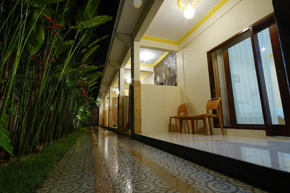 Zamzam anjani villa Deluxe Double king room Vacation rental in West Praya