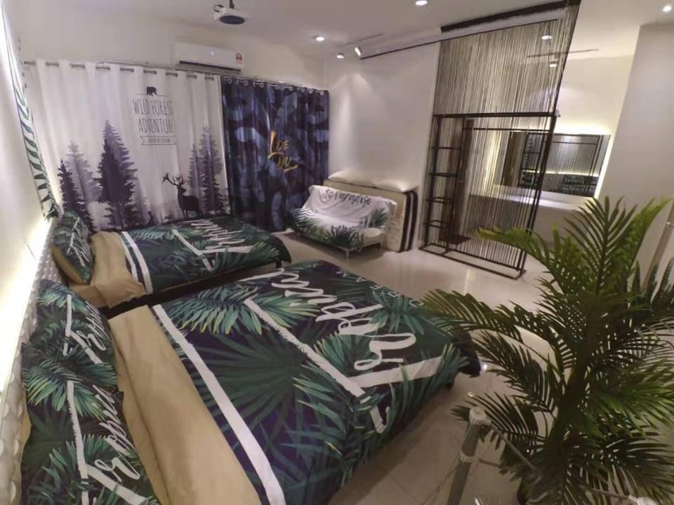 [Projector]Vince's 21pax G.Lang & Lost World Tenby Vacation rental in Ipoh