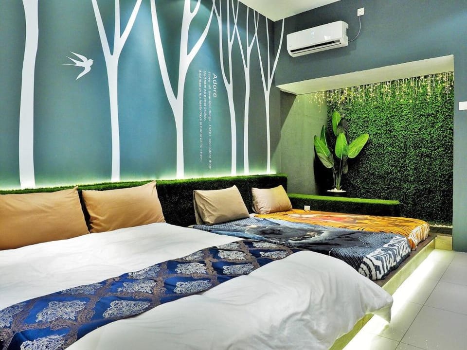 [Projector]Vince's 21pax G.Lang & Lost World Tenby Vacation rental in Ipoh