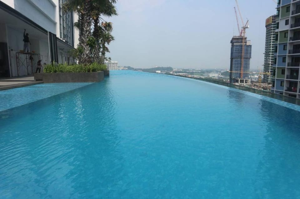 M03 Vince Avenger Hero suite full A/C Pool Sogo Vacation rental in Selangor, Malaysia