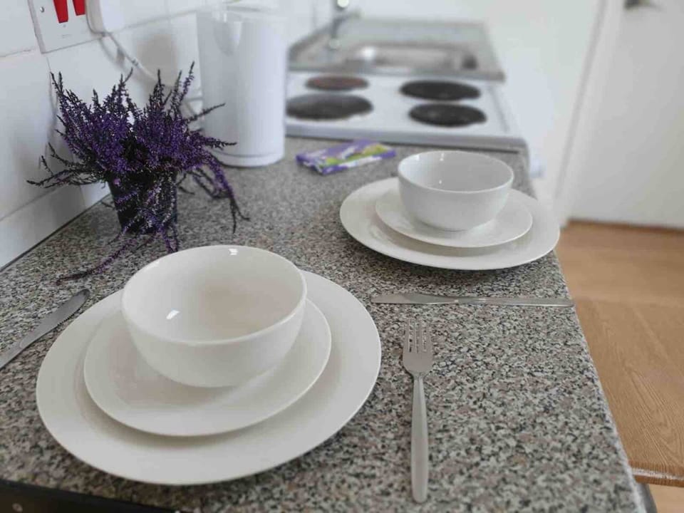 Studio with FREE ST PARKING, near City Centre Apartment in Liverpool