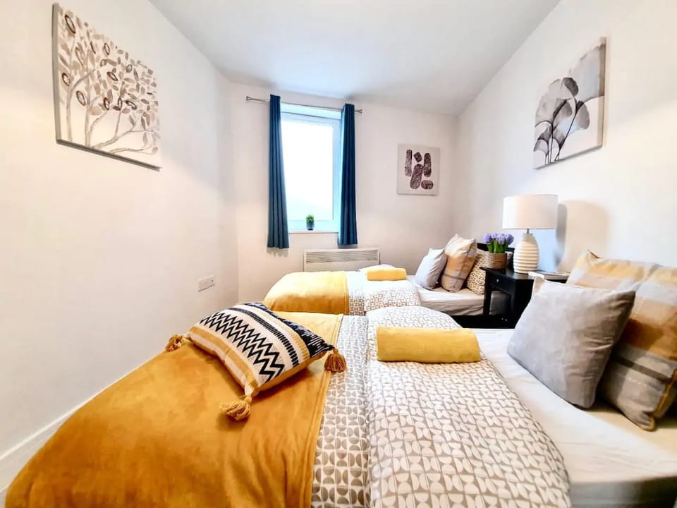 Ref.562 Luxurious Flat, Parking, Near City & LFC Apartment in Liverpool