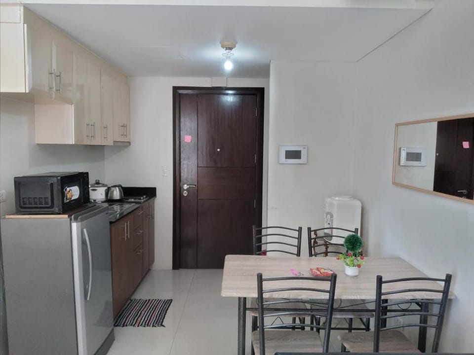 ONE PALM TREE VILLAS- KENZIE PLACE NAIA Terminal 3 Apartment in Pasay
