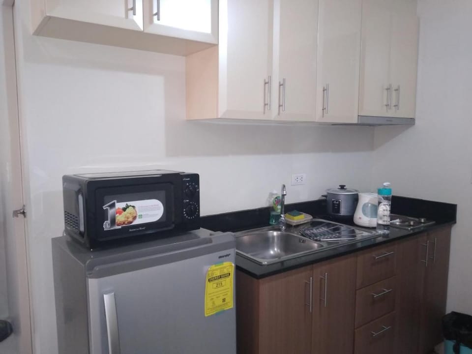 ONE PALM TREE VILLAS- KENZIE PLACE NAIA Terminal 3 Apartment in Pasay