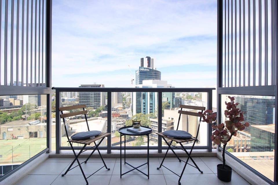 Central Parra / Wifi /Free Wine /Netflix Apartment in Parramatta