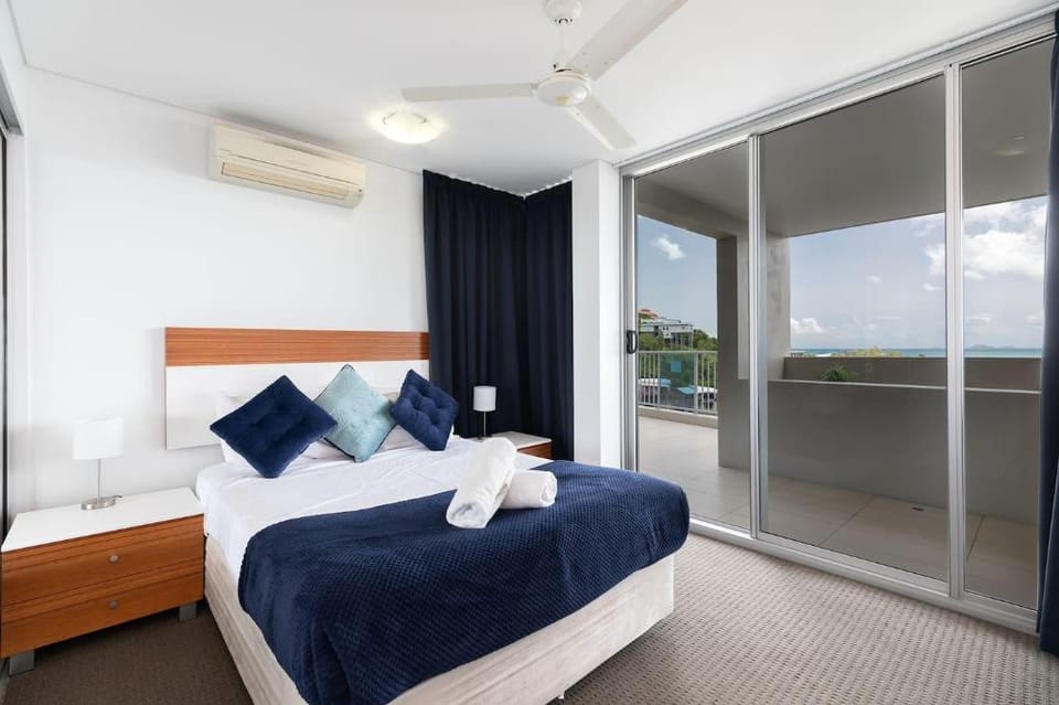 Phil's Place on Airlie - Ocean Views Villa in Airlie Beach
