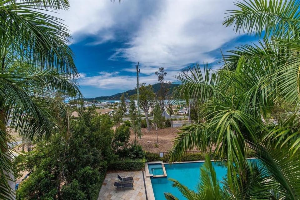 Phil's Place on Airlie - Ocean Views Villa in Airlie Beach