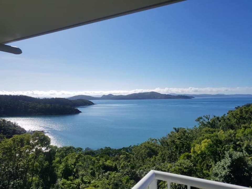 Picturesque on Passage - sleeps 20! Villa in Whitsundays