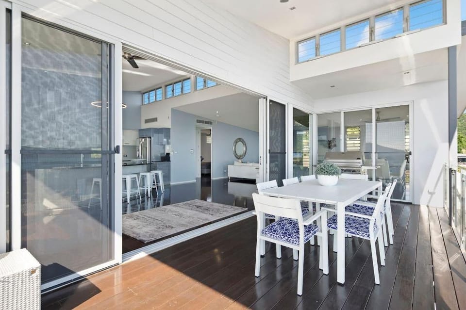 Horizons Holiday Home Villa in Airlie Beach