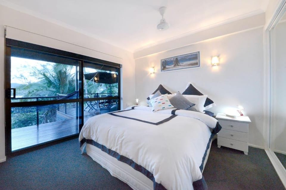 Crusoes Beach house Villa in Whitsundays