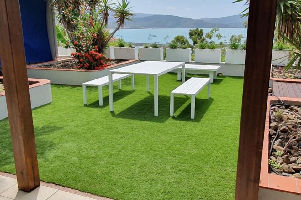 A Point Of View-Sea View-Pool-FREE WIFI & MOVIES Villa in Airlie Beach