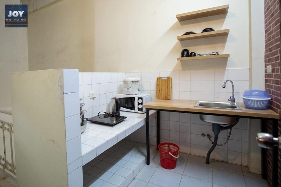 Sparkling clean Studio-next to Lotte tower Apartment in Hanoi