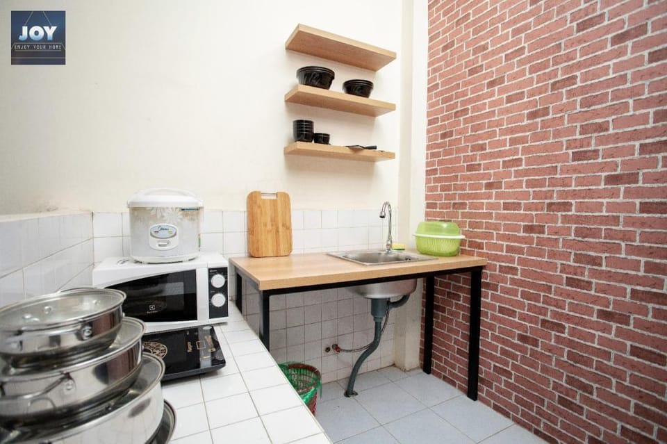 Sparkling clean Studio-next to Lotte tower Apartment in Hanoi