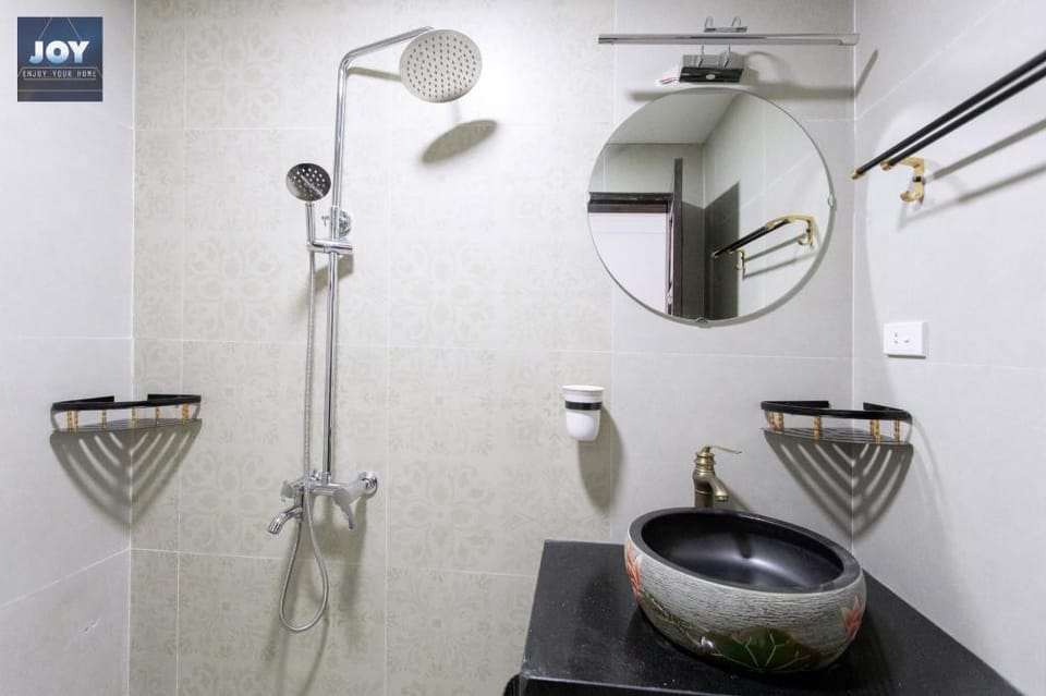 Sparkling clean Studio-next to Lotte tower Apartment in Hanoi