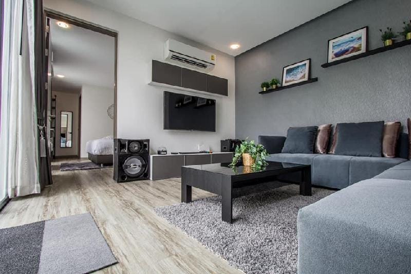 L Villa Villa in Hua Hin District