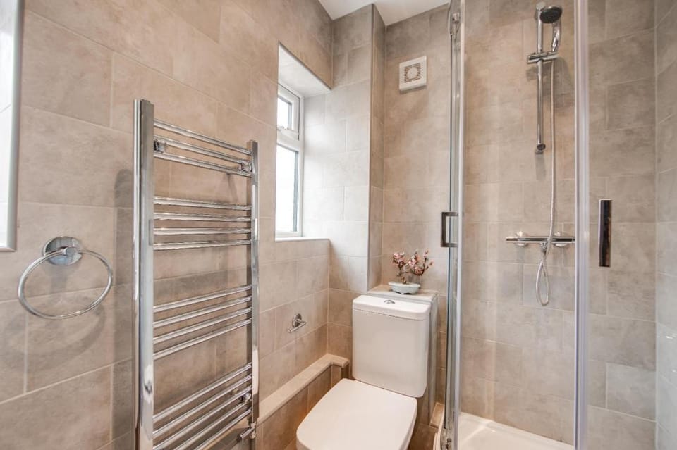 Elegant and Modern Recently Refurbished House Vacation rental in Ashford
