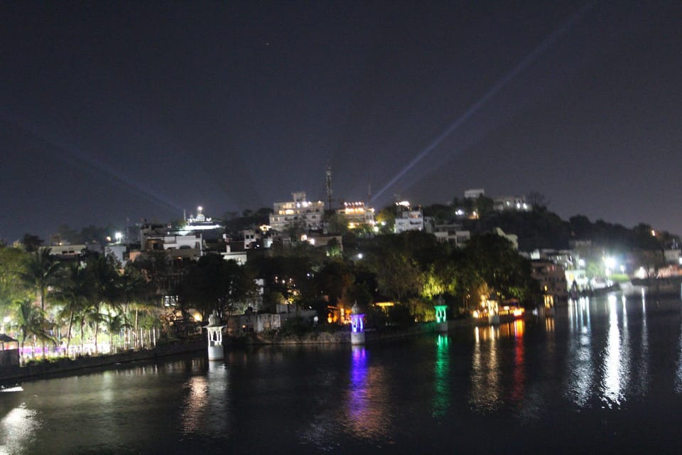 Serene Lakeside Homestay Apartment in Udaipur