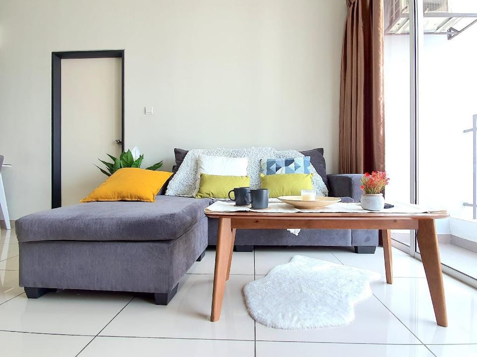 Ara Damansara | Pacific Place 3 Min to LRT [5 Pax] Apartment in Petaling Jaya