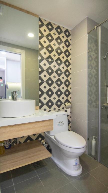 SAIGON 9- RiverGate modern 3mins Central pool/gym Apartment in Ho Chi Minh City