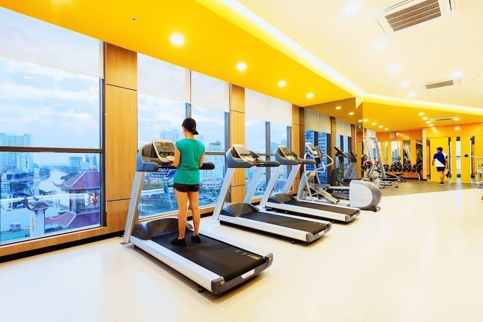 SAIGON 9- RiverGate modern 3mins Central pool/gym Apartment in Ho Chi Minh City