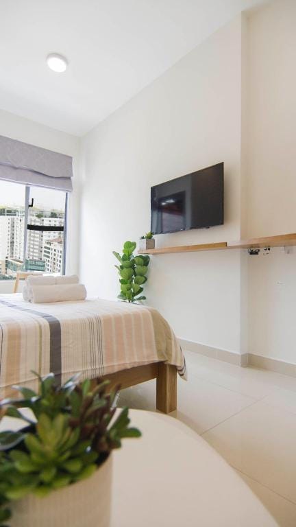 SAIGON 9- RiverGate Vietnam style central pool/gym Apartment in Ho Chi Minh City
