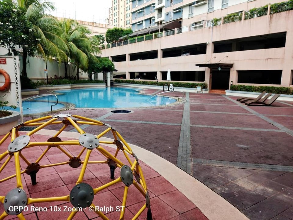 LOVEN Place - Avida Tower New Manila Apartment in Quezon City