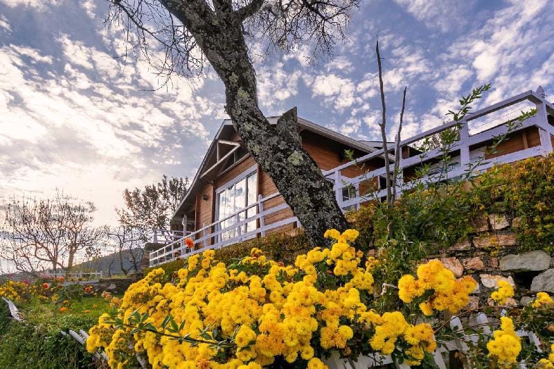 Sara's Chalet One by VEO - Part of StayVista Villa in Uttarakhand