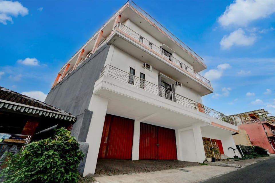Hotel O near Jatim Park 3 formerly Srikandi Residence Hotel in Batu