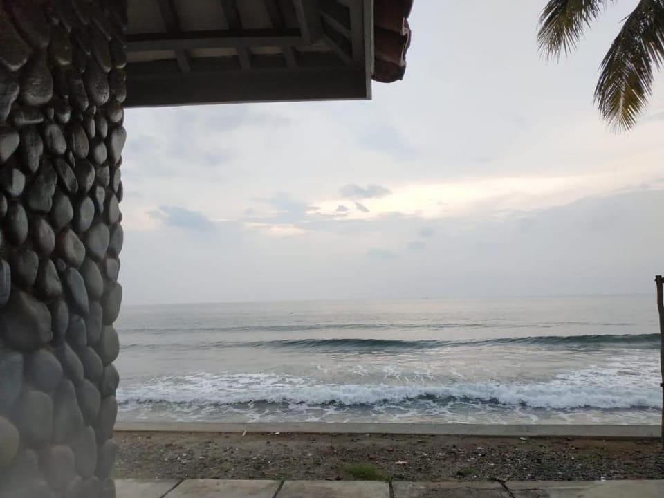 Hotel O Penginapan Putri Asih Sawarna Hotel in Indonesia