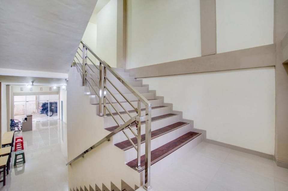 OYO 1035 Patal Residence Hotel in Indonesia