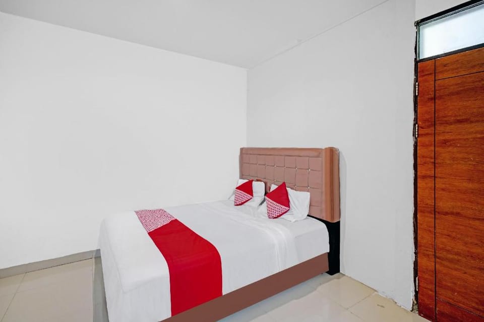 Hotel O Stm Suite Near Amplas Bus Terminal Hotel in Indonesia