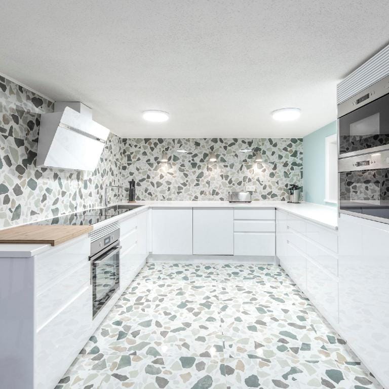 Private room in shared chalet, Alameda Osuna 5 Apartment in Madrid