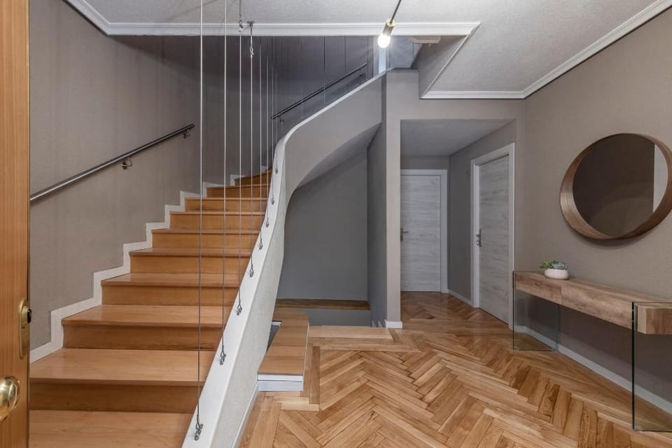 Private room in shared chalet, Alameda Osuna 9 Apartment in Madrid