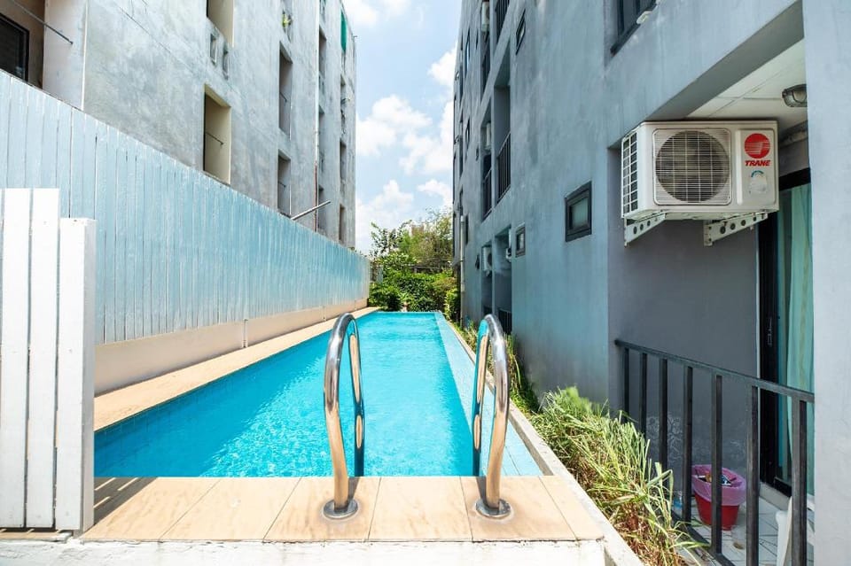 Super OYO 427 Chill Apartment Hotel in Bangkok