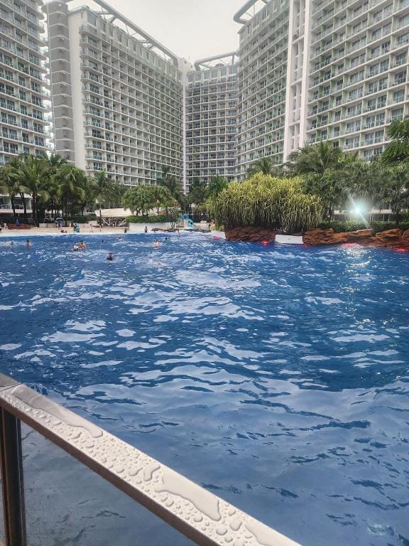 Azure Staycation by AMRS Near Airport  Apartment in Paranaque