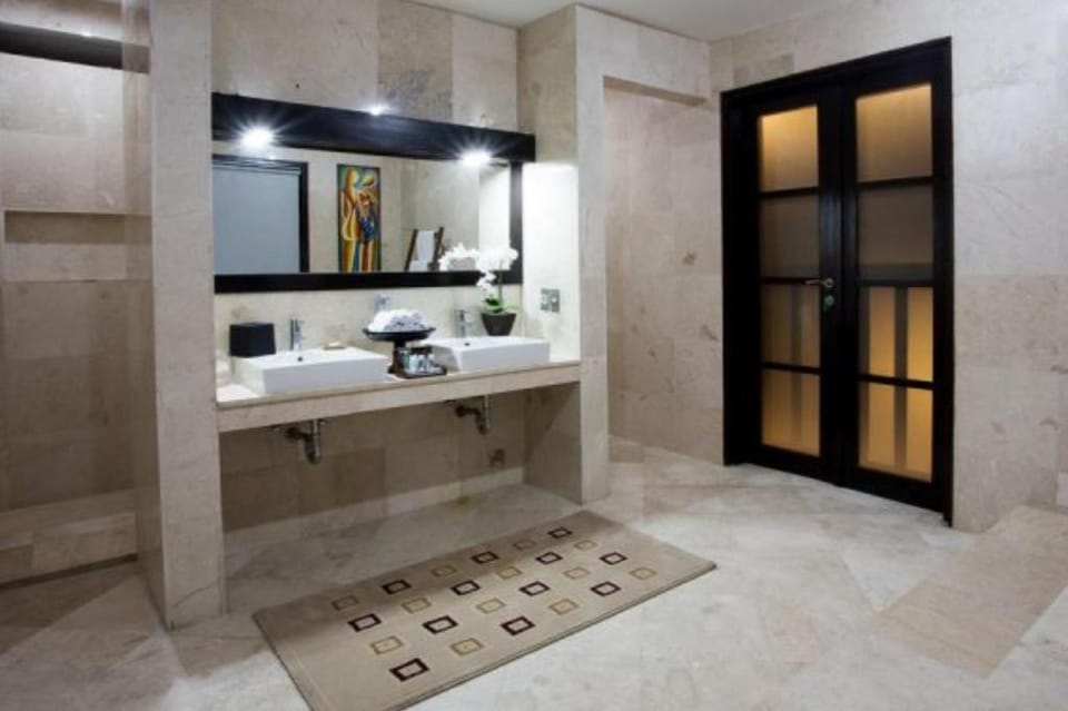 Luxury 4 BR Private Pool Villa #L155 Villa in North Kuta